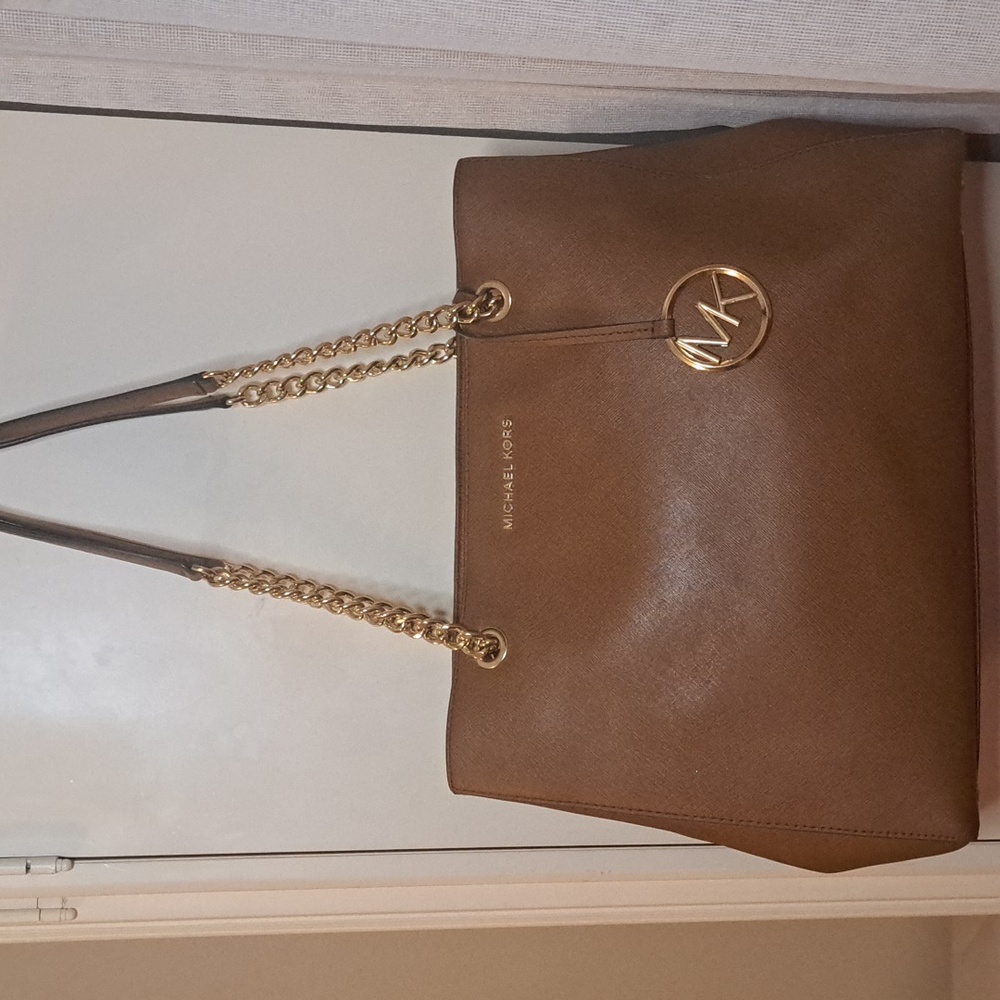 Michael Kors Tan Leather and Gold Chains Shoulder Bag Like New, Excellent
